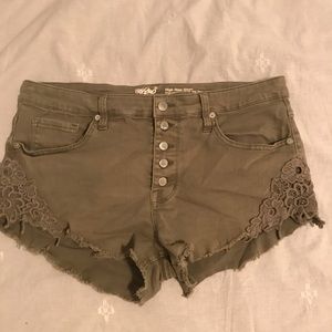 Olive Green Lace Detailed High Rise Shorts